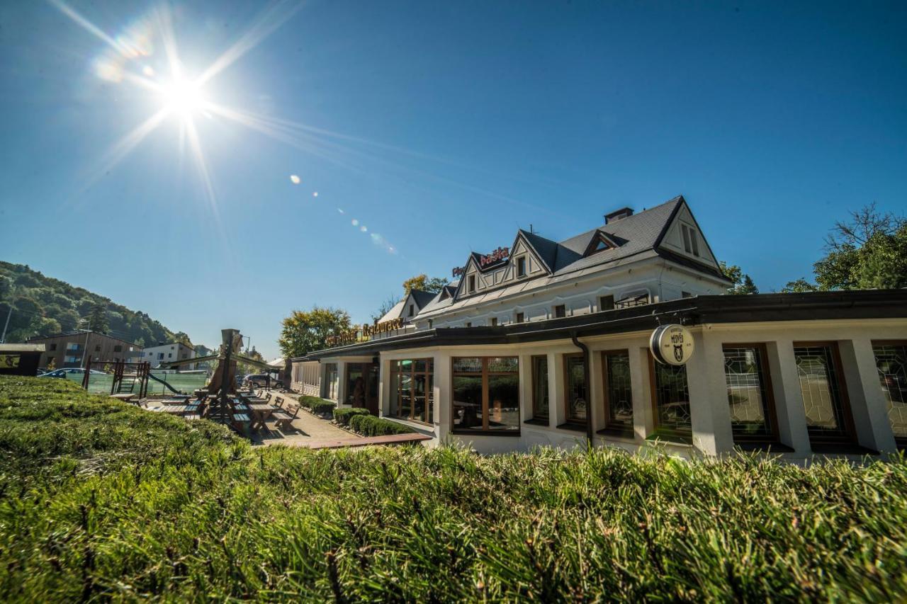 Hotel Pivovarska Basta Vrchlabí エクステリア 写真